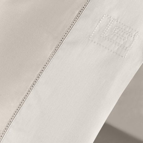 Guy Laroche Silky Natural-Ivory Bed Sheet Set 270x280