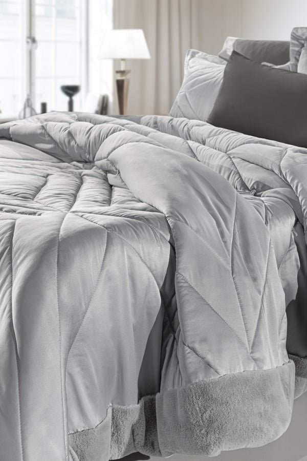 Guy Laroche Columbia Silver Duvet 250x240