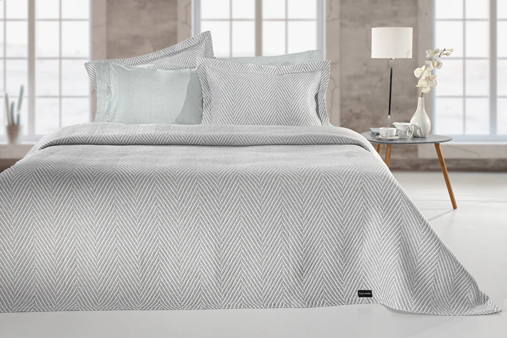 Guy Laroche Vigo Silver Bedspread 245x260