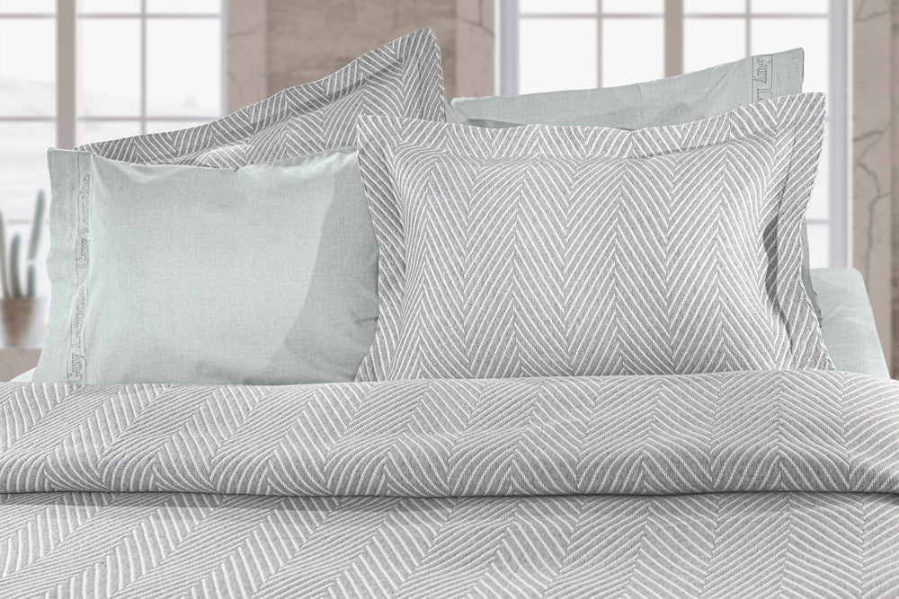 Guy Laroche Vigo Silver Bedspread 245x260