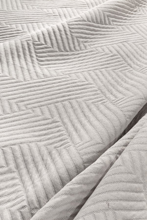 Guy Laroche Lupo Natural Blanket 245x260
