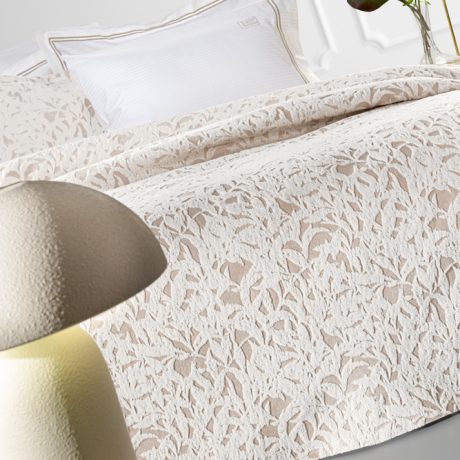 Guy Laroche Blossom Natural Blanket 260x250