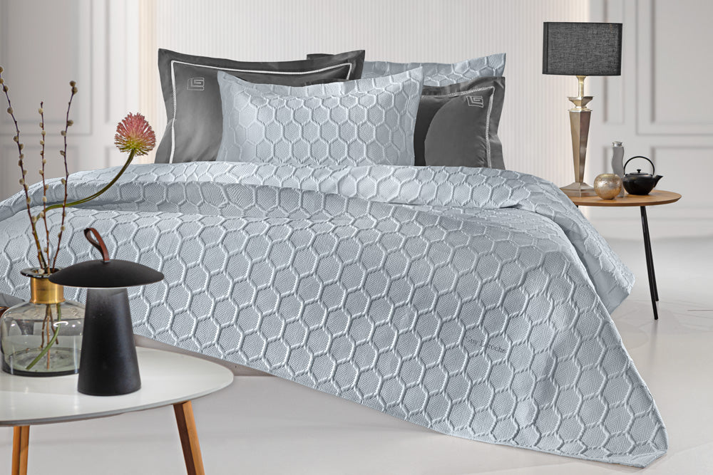 Guy Laroche Hive Silver Quilt
