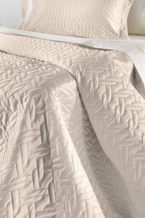 Guy Laroche Pavilon Sand Bedspread 240x250
