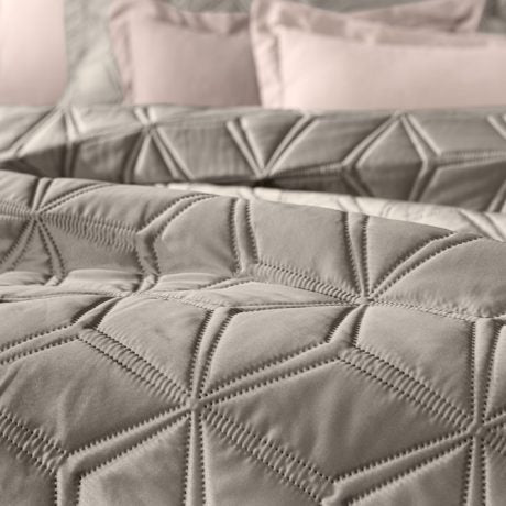 Guy Laroche Suite Taupe