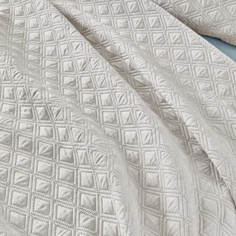 Guy Laroche Tempest Natural Bedspread 220x240