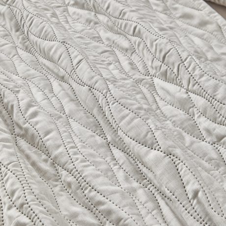 Guy Laroche Shadow Natural Bedspread 240x250