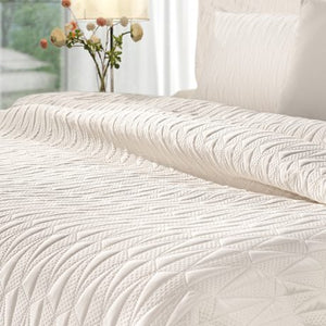 Guy Laroche Ruby Ivory Bedspread 240x250