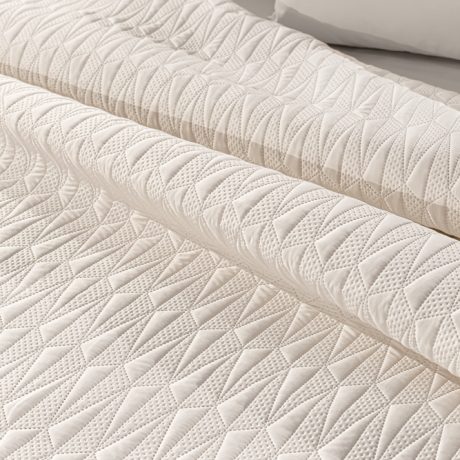 Guy Laroche Ruby Ivory Bedspread 240x250