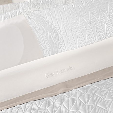 Guy Laroche Ruby White