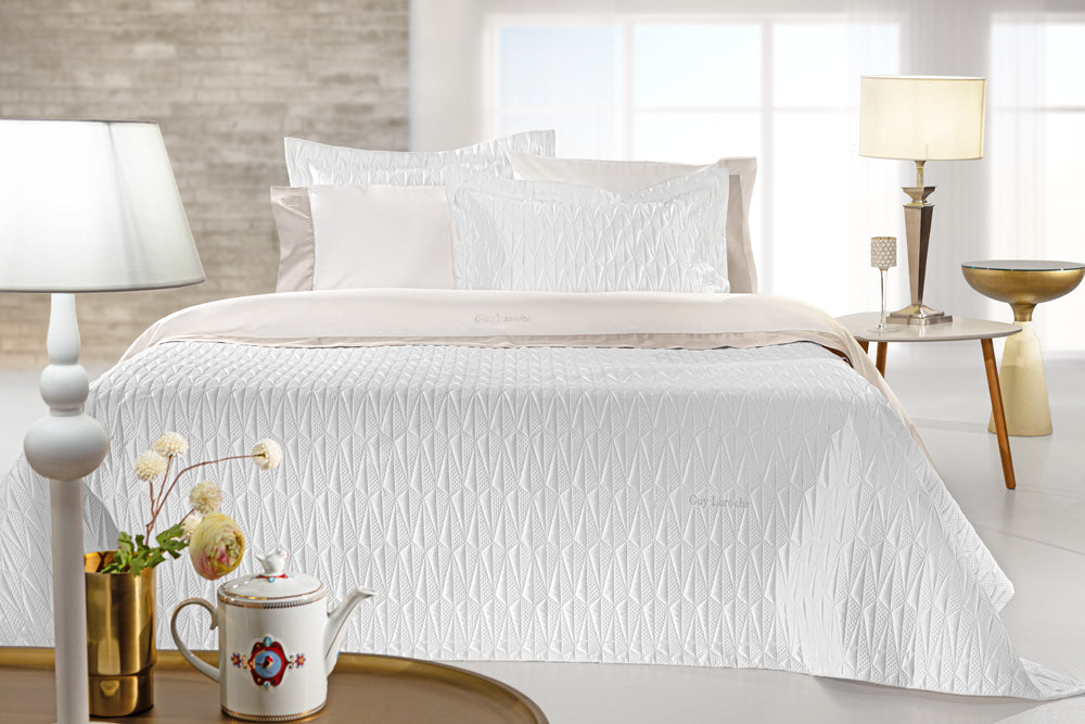 Guy Laroche Ruby White Bedspread 240x250