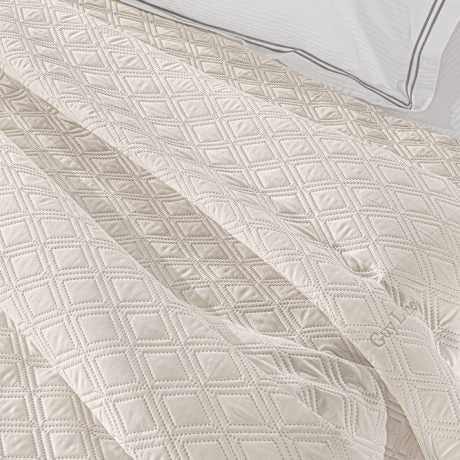 Guy Laroche Honour Ivory