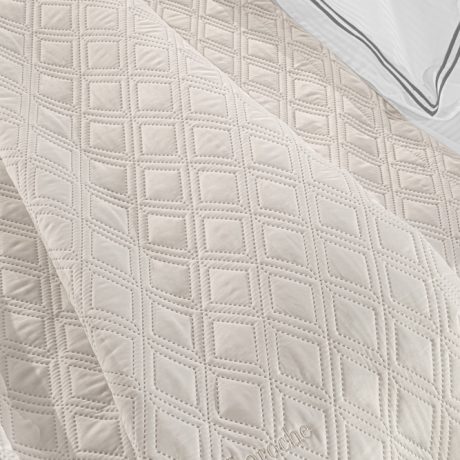 Guy Laroche Honour Ivory