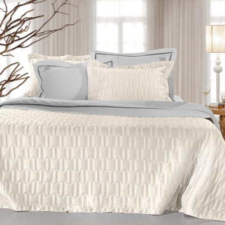 Guy Laroche Brick Ivory Bedspread