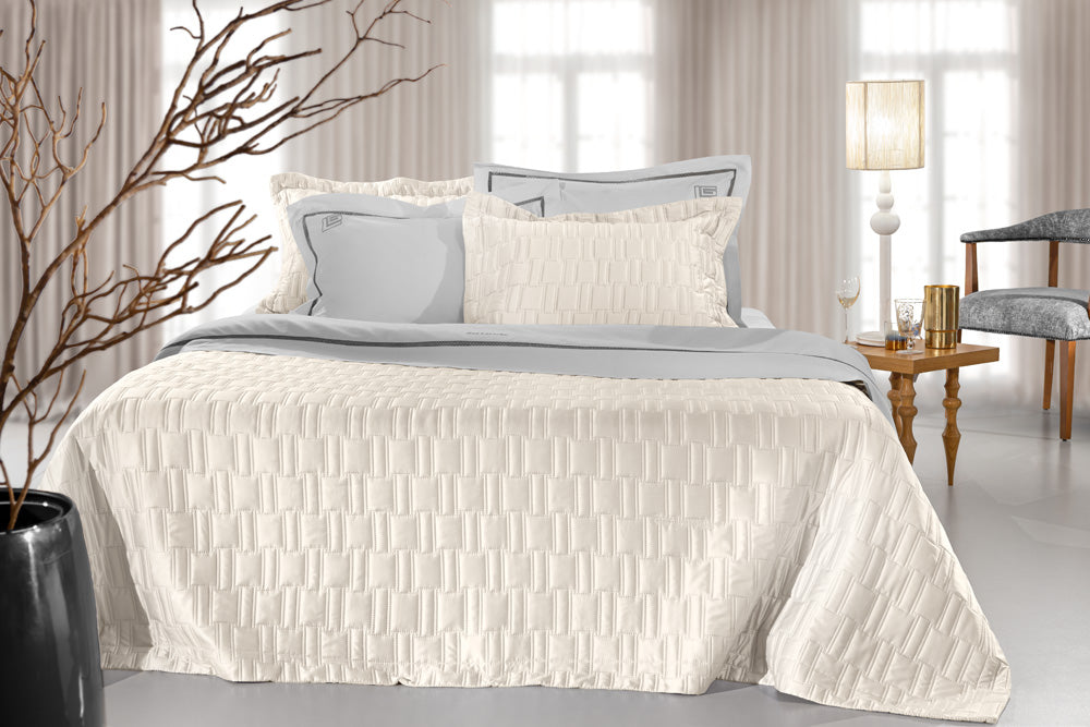Guy Laroche Brick Ivory