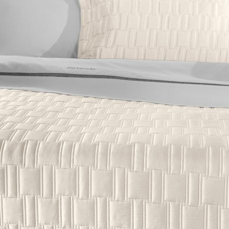 Guy Laroche Brick Ivory Bedspread