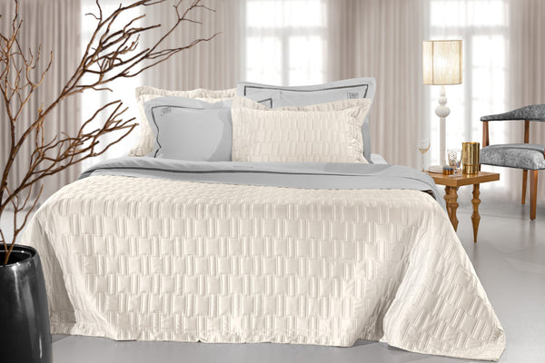 Guy Laroche Brick White Bedspread