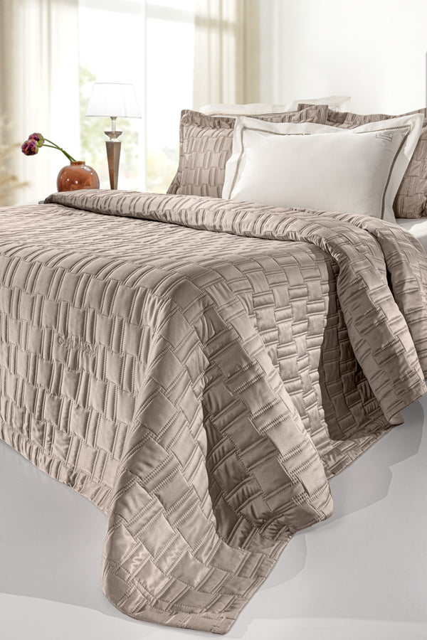 Guy Laroche Brick White Bedspread