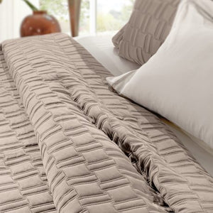 Guy Laroche Brick White Bedspread
