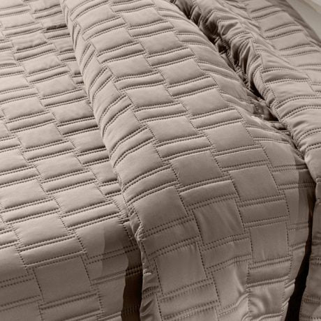 Guy Laroche Brick Taupe Bedspread 240x250