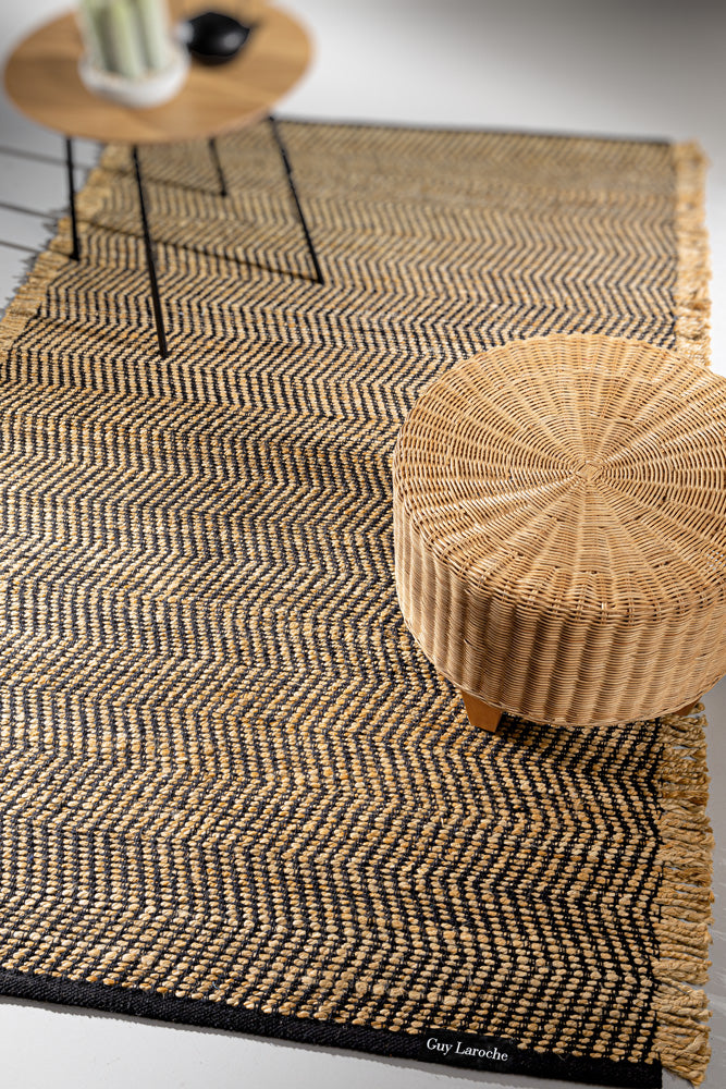 Guy Laroche Zigk Zagk Black Rug