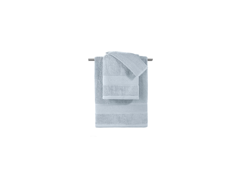 Guy Laroche Touch Towel Set