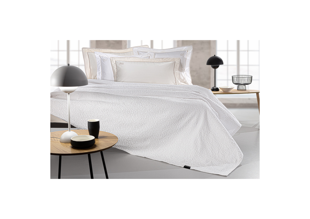 Guy Laroche Luna Jacquard Bed Blanket