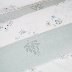 Das Home Quilt With Flowers