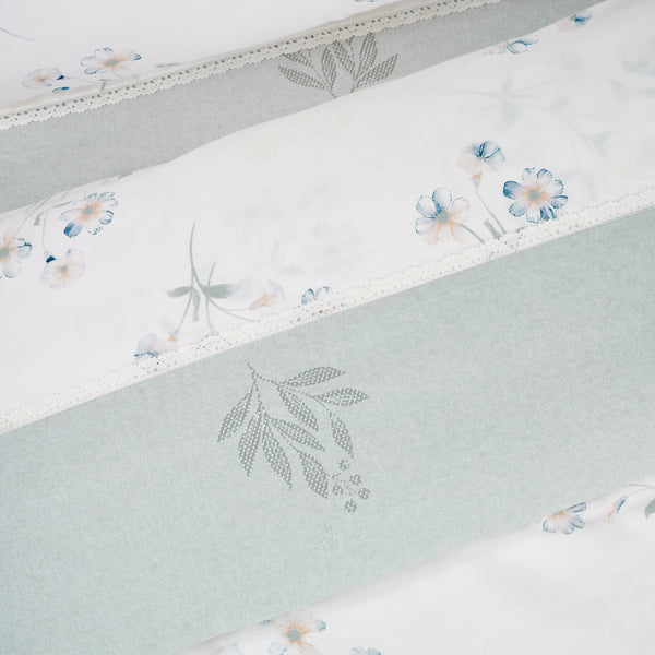 Das Home Quilt With Flowers