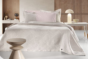 Guy Laroche Lupo White Blanket 245x260