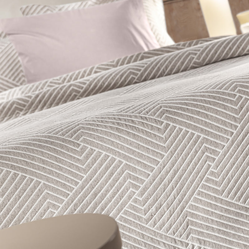 Guy Laroche Lupo White Blanket 245x260