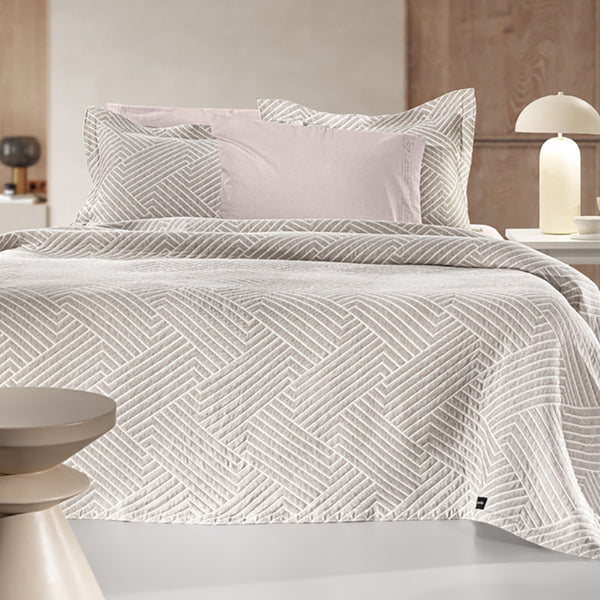 Guy Laroche Lupo White Blanket 245x260