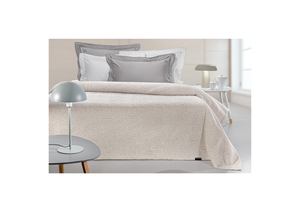 Guy Laroche Luna Jacquard Bed Blanket