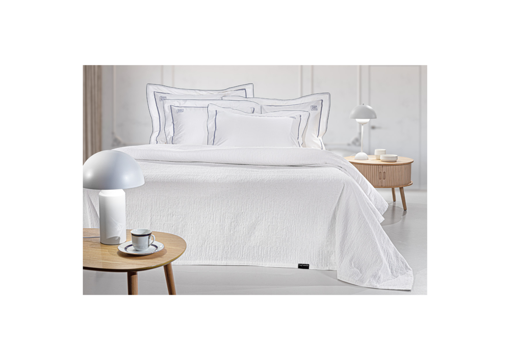 Guy Laroche Diana Jacquard Bed Blanket