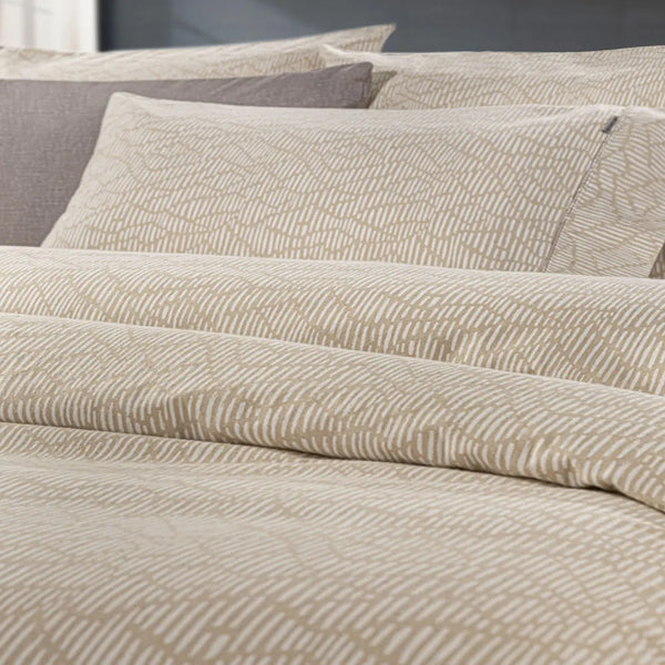 Guy Laroche Brenta Camel Bed Sheet 165x200+35