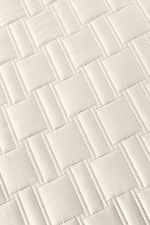 Guy Laroche Brick Ivory Bedspread