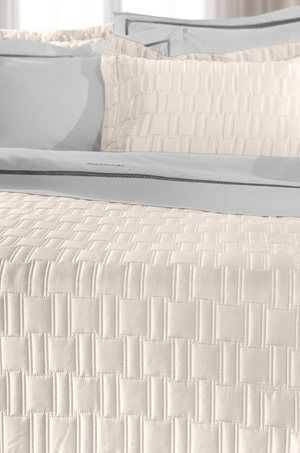 Guy Laroche Brick Ivory Bedspread