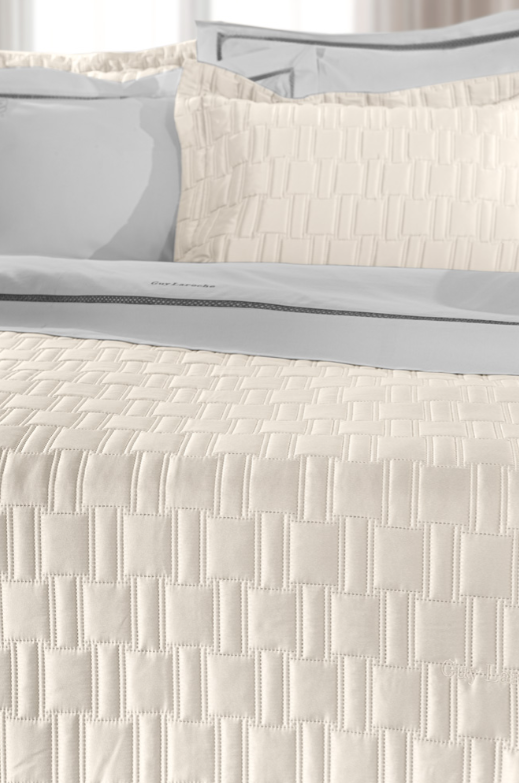 Guy Laroche Brick Ivory Bedspread