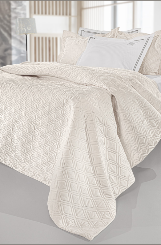 Guy Laroche Honour  Bedspread