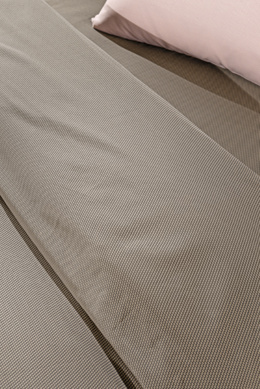 Minimal Wenge Cotton Saten Sheet - Guy Laroche