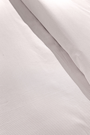 Minimal Perla Pillowcase Set – Guy Laroche
