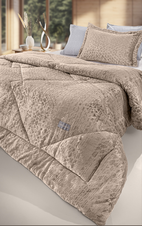 Surreal Natural Reversible Quilt – Guy Laroche Paris