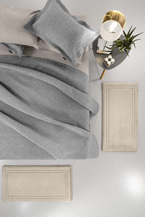 Guy Laroche Softy Sand Carpet Set