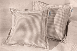 Guy Laroche Rubicon Choco Throw